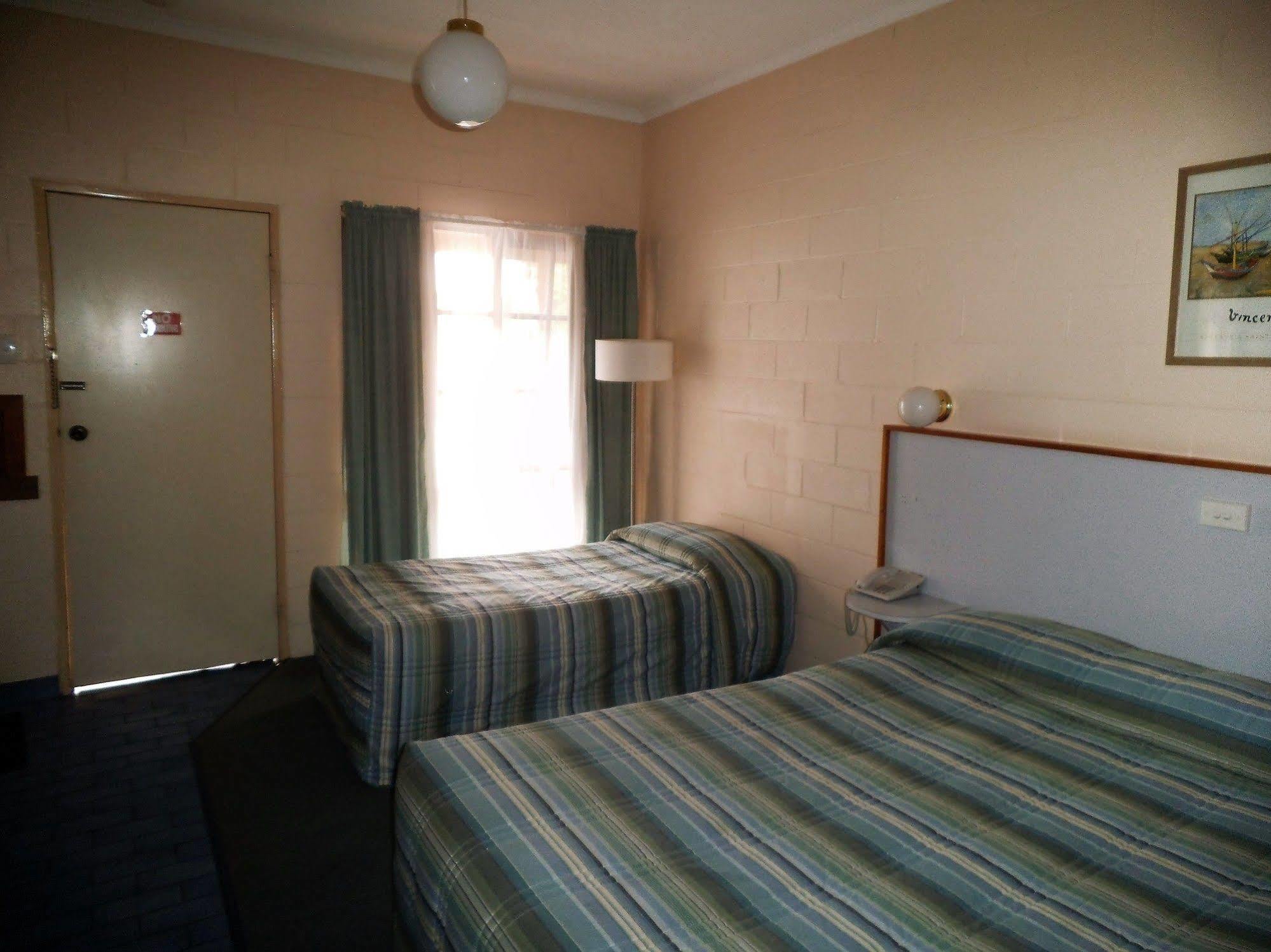 Yarragon Motel Екстериор снимка